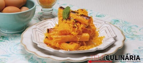 Trouxas-de-ovos com fios de ovos