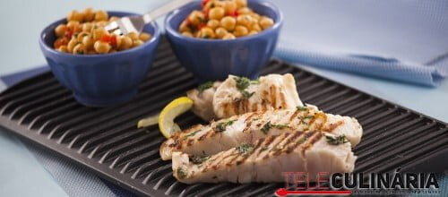 Lombo de perca grelhado com ervas