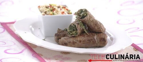 Bifes de vaca recheados com espinafres e cogumelos
