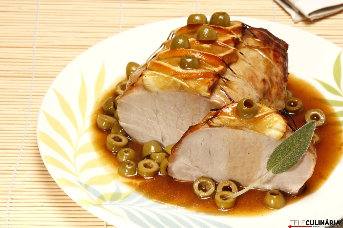 Lombo de porco com azeitonas verdes