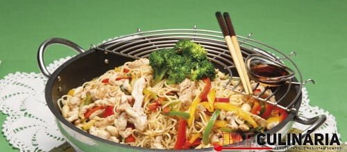 Massa chinesa com peru