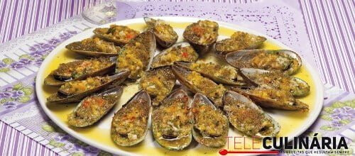 Mexilhões com crosta de broa