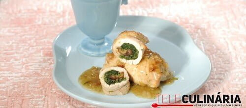 Bifes de peru recheados com tâmaras e espinafres