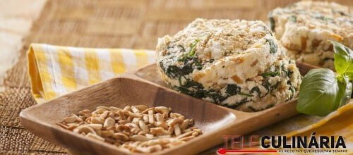 Hambúrgueres de requeijão e espinafres