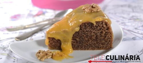 Bolo de noz e doce de ovos