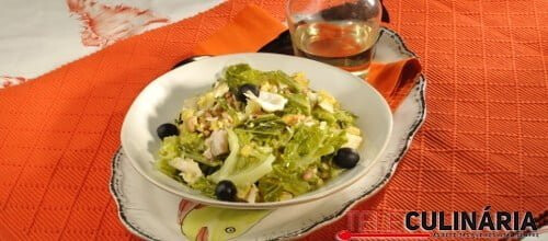 Bacalhau com migas e verdura