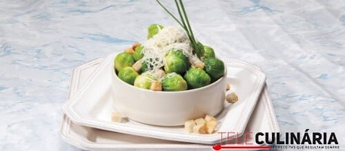 Couves-de-bruxelas com parmesão