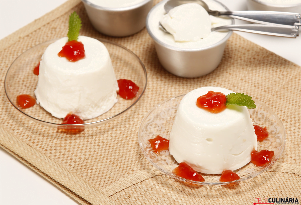 Mini pudins de iogurte