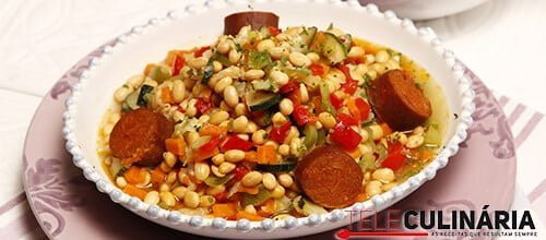 Feijoada de soja e vegetais