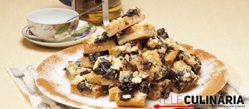 Fornada de amêndoa e ameixa seca