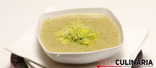 Sopa fresca de alho-francês e curgete