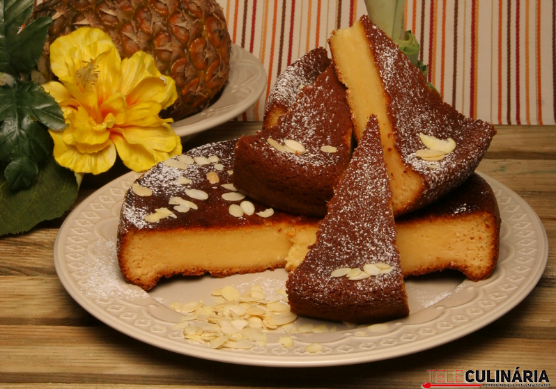 Bolo de ananás molhadinho