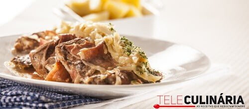 Bifes de cebolada com presunto