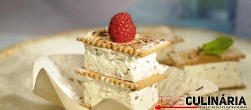 Gelado de natas com pepitas de chocolate