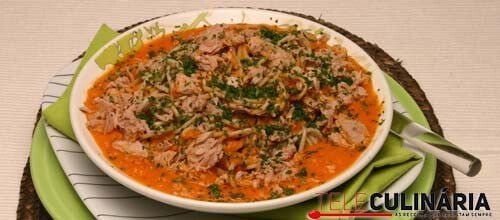 Bolonhesa de atum ao natural