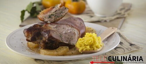 Pernil de porco caramelizado com ananás