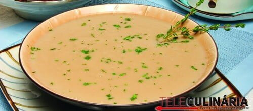 Sopa de creme de castanhas deliciosa