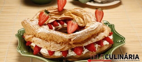 Paris-Brest com morangos