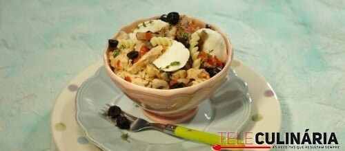 Massada de frango com tomate e mozarela