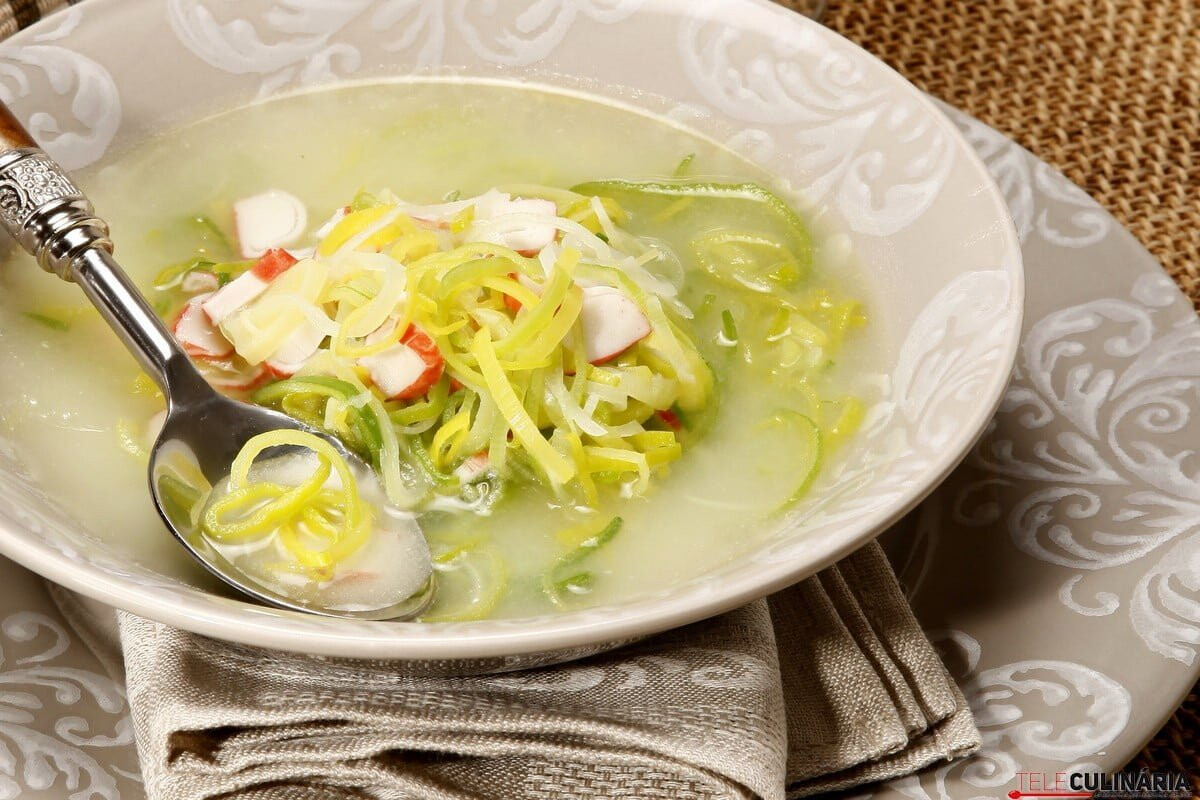 Sopa do mar com alho francês