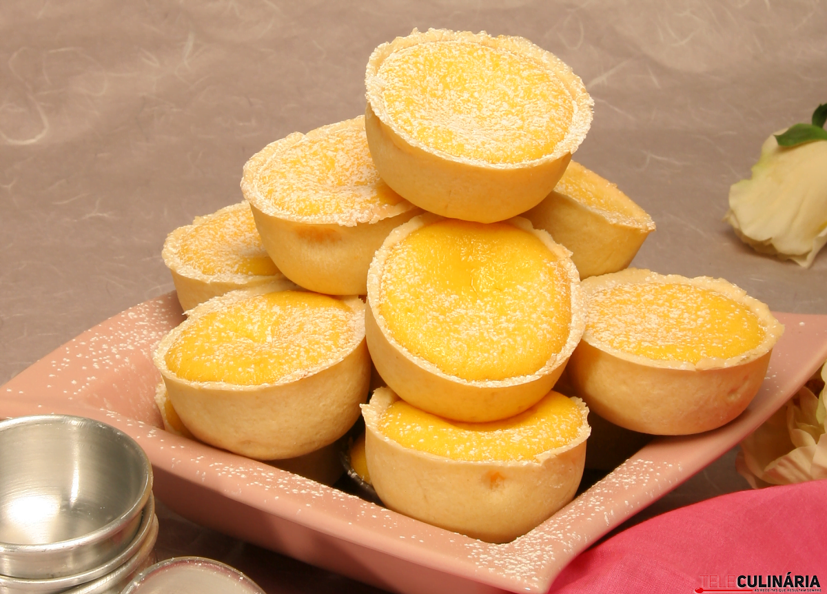 Queijadas simples de requeijão