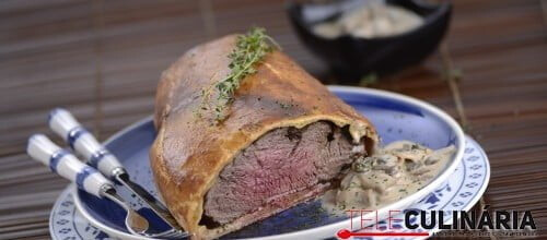 Lombinho de vaca folhado com molho de cogumelos