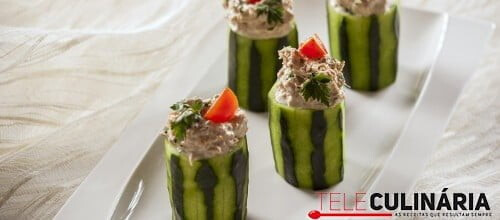 Pepinos recheados com mousse de atum