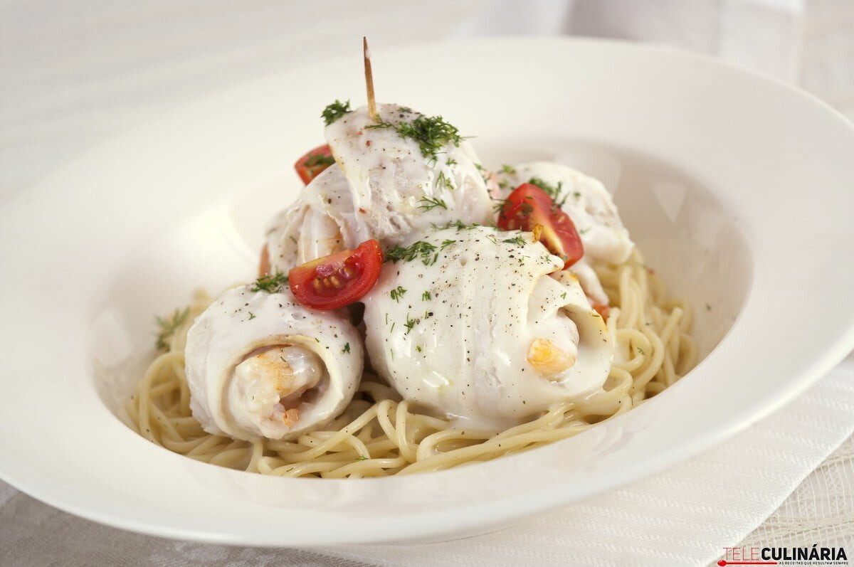 Filetes de pescada recheados com camarão