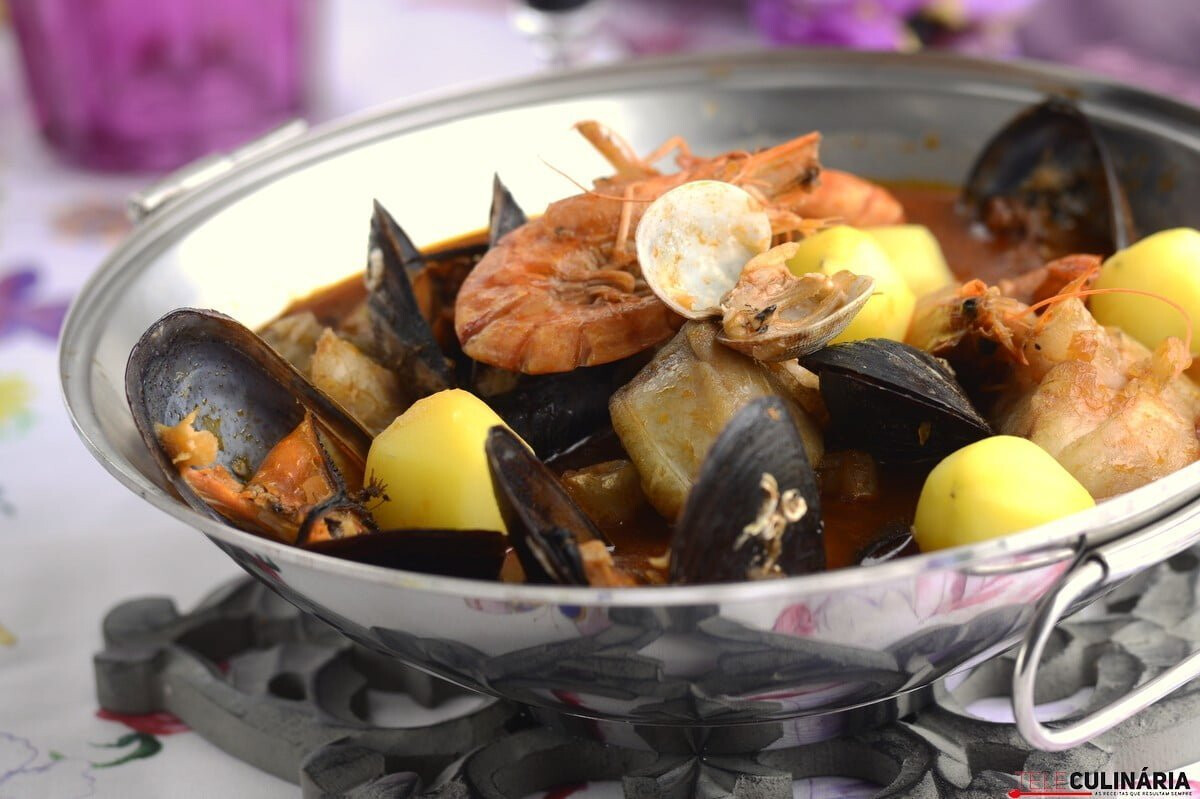 Cataplana de tamboril e marisco