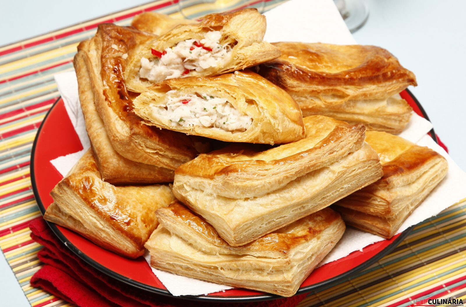 Folhadinhos de peixe picantes