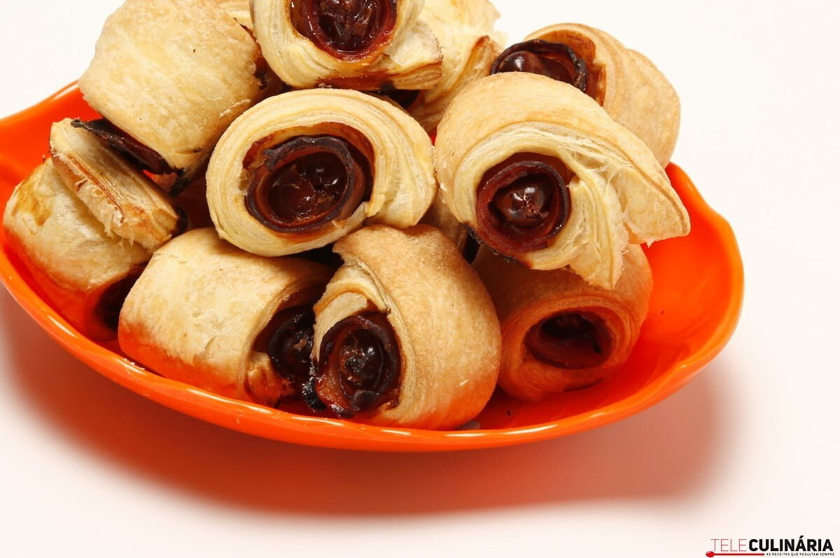 Folhadinhos de bacon e tâmaras