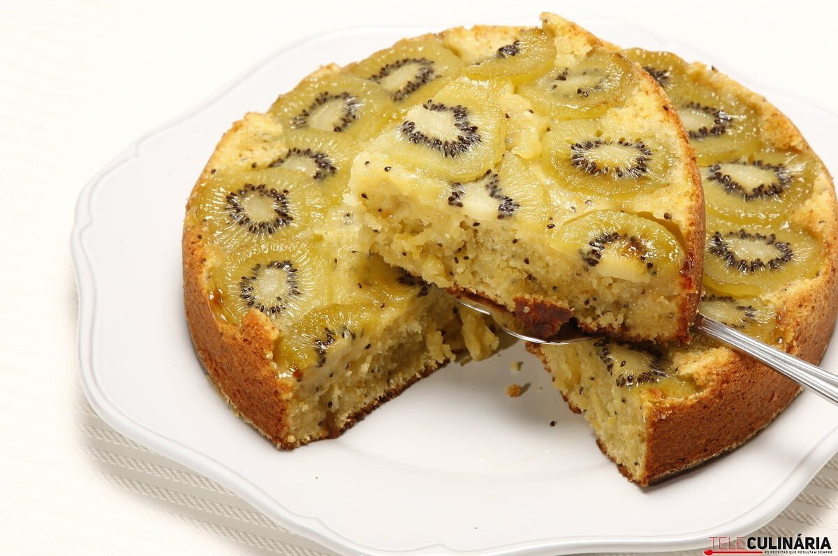 Bolo delícia de kiwi