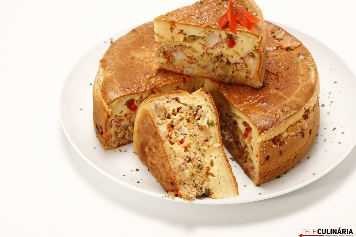 Bolo de atum com delícias do mar