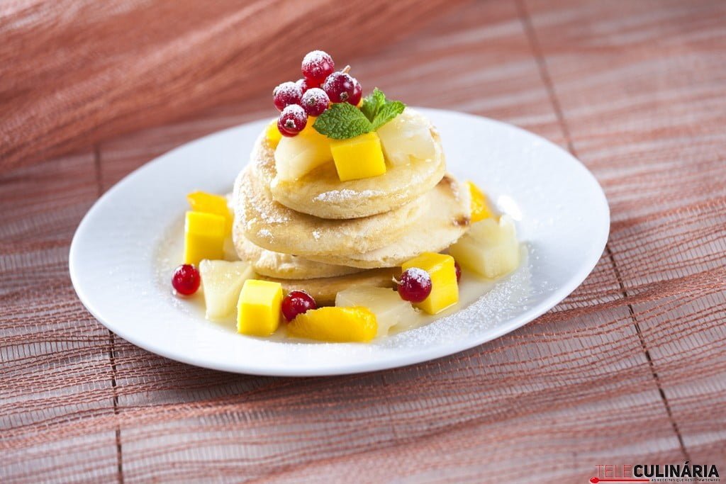 Panquecas com frutos vermelhos e mel CHLM-7