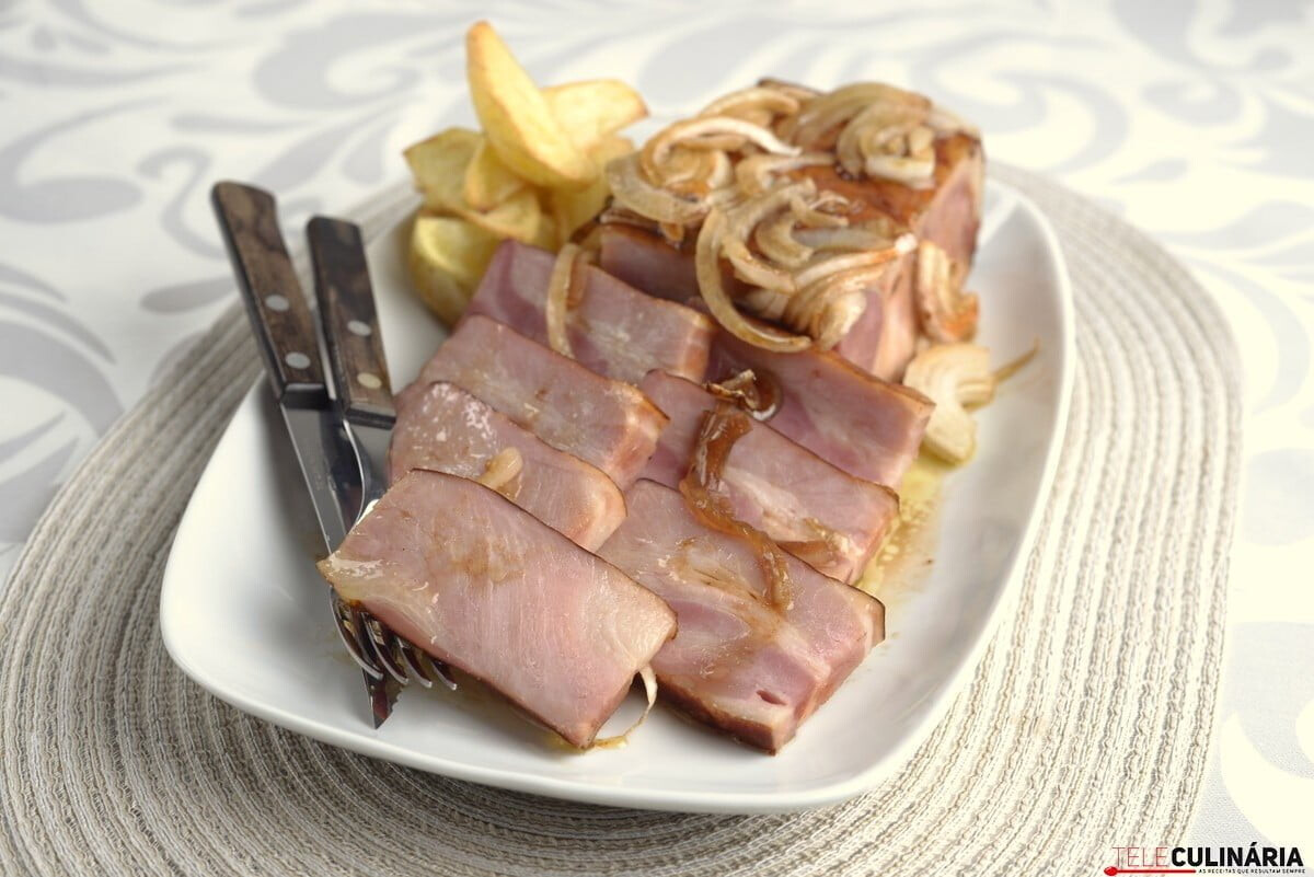 Bacon no forno com batatas