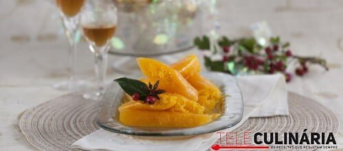 Trouxas-de-ovos com calda de açúcar