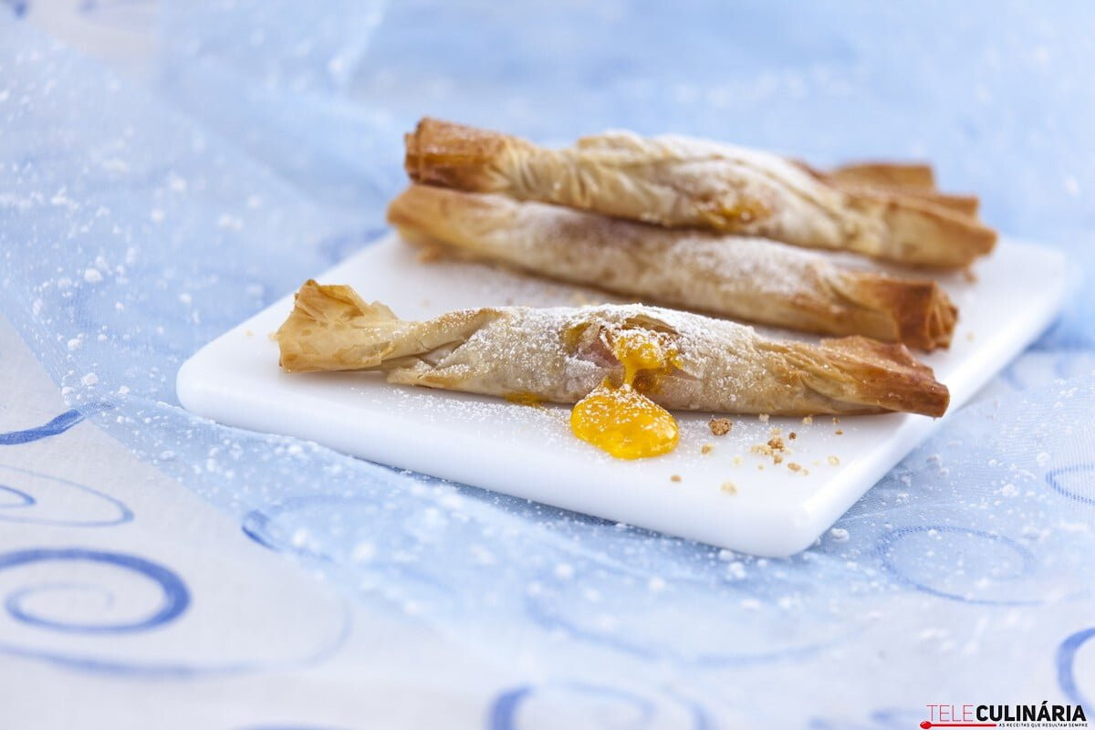 Pastéis com amêndoa e doce de ovos