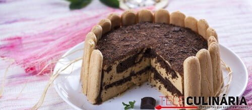 Charlote de chocolate e creme de whisky