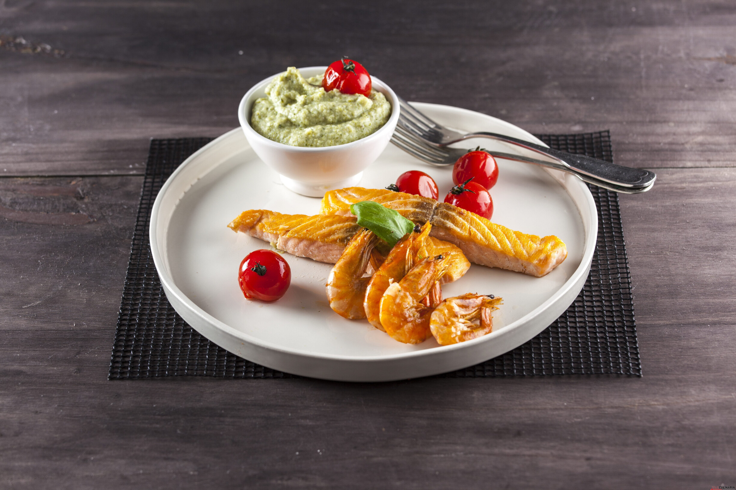 Receita de lombinhos de salmão com camarão