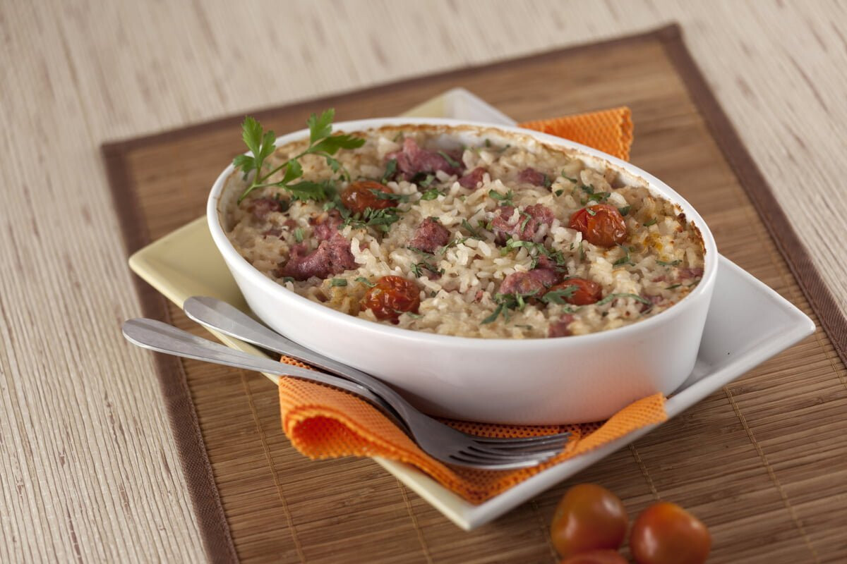 Cremoso de salsichas frescas no forno