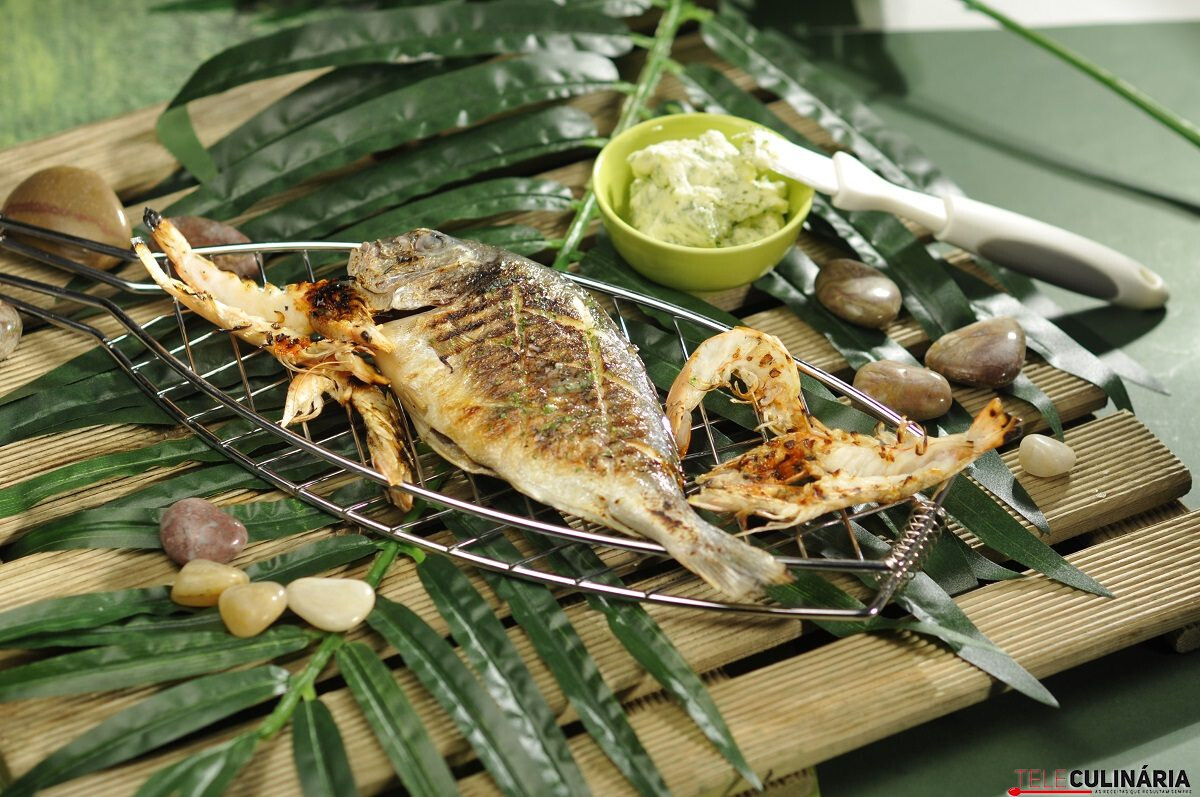 Douradas grelhadas com manteiga de ervas