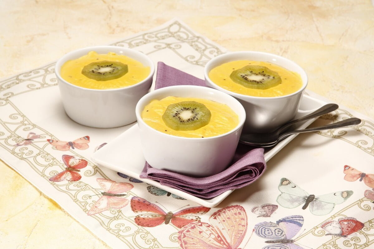 Tacinhas de iogurte com kiwi (robot de cozinha)