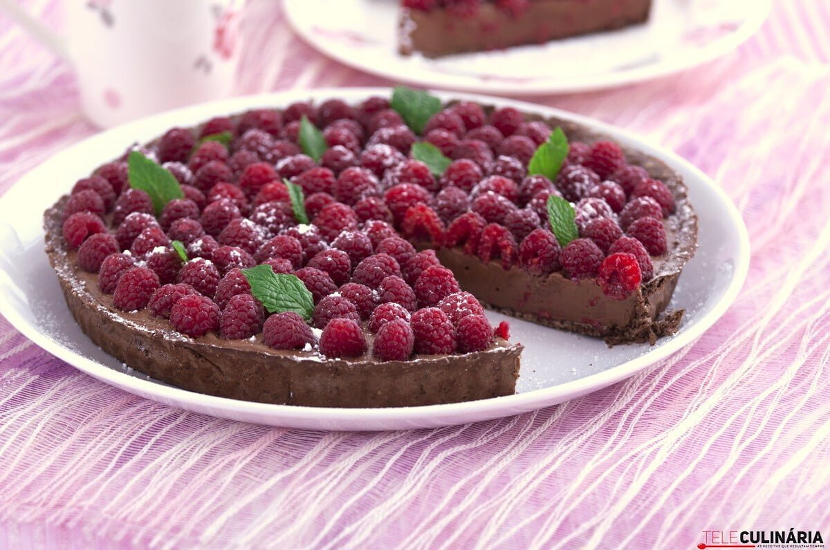 Tarte de ganache de chocolate e framboesas