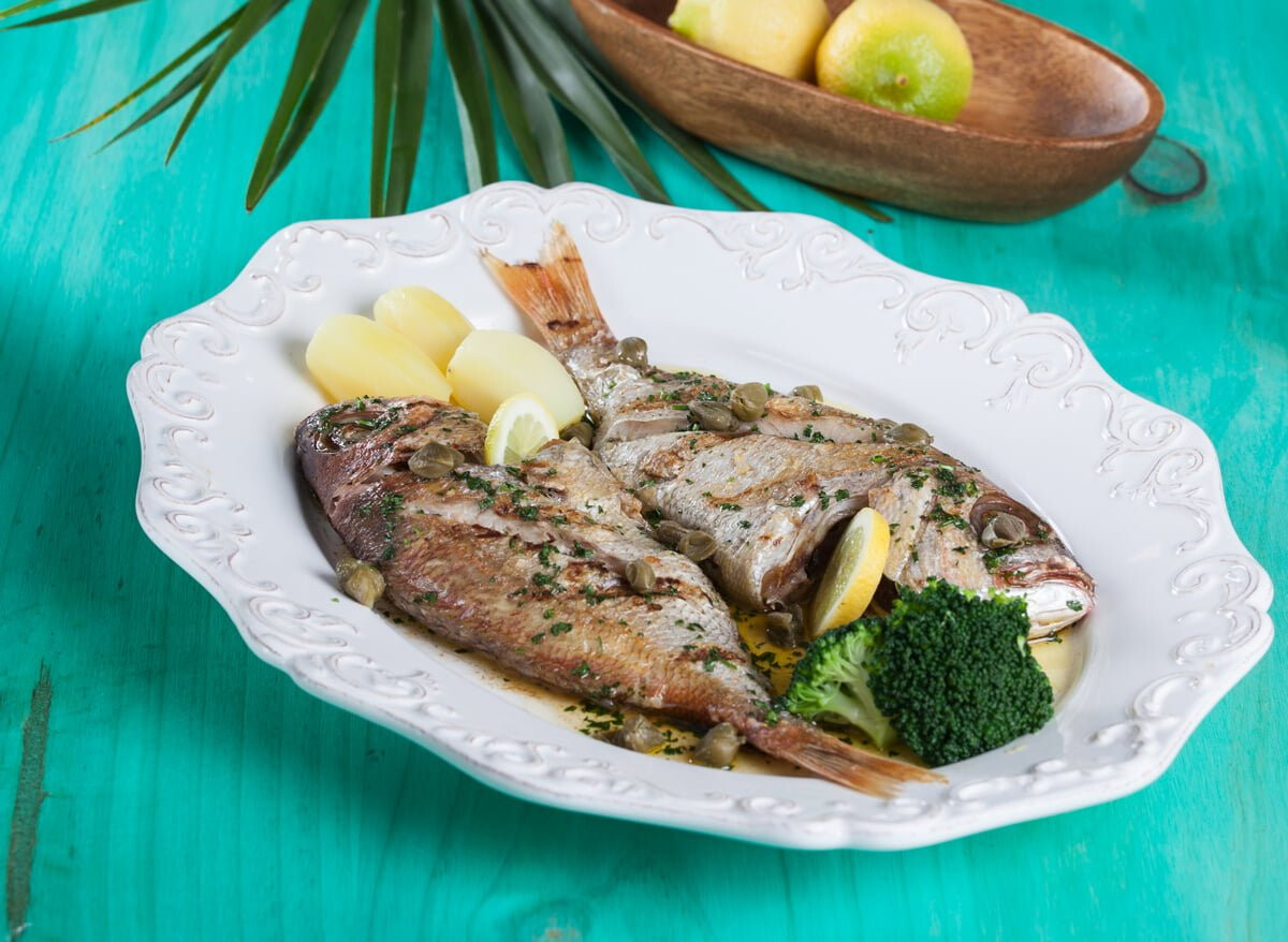 Cachuchos com molho de alcaparras