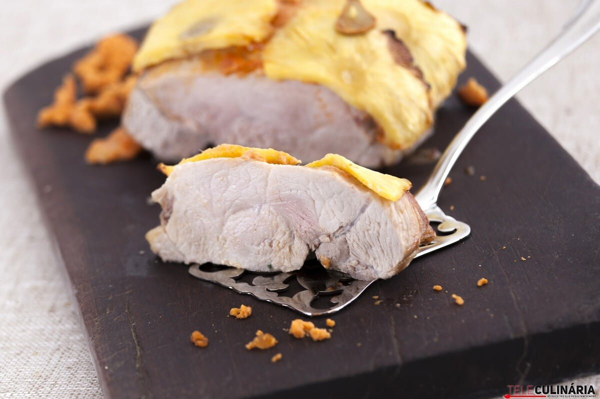 Lombo de porco com farinheira e ananás