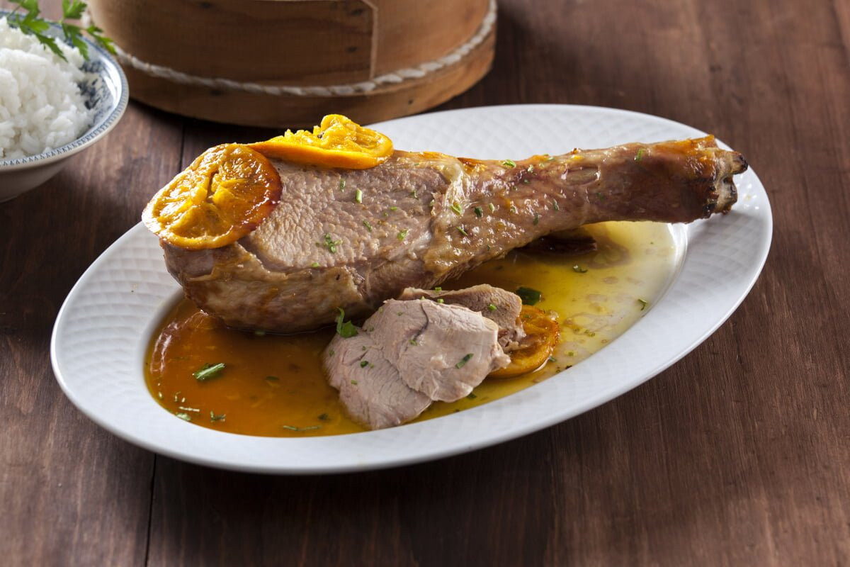 Perna de peru com laranja