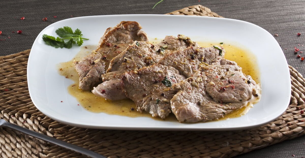 Bifinhos de porco com pimenta vermelha