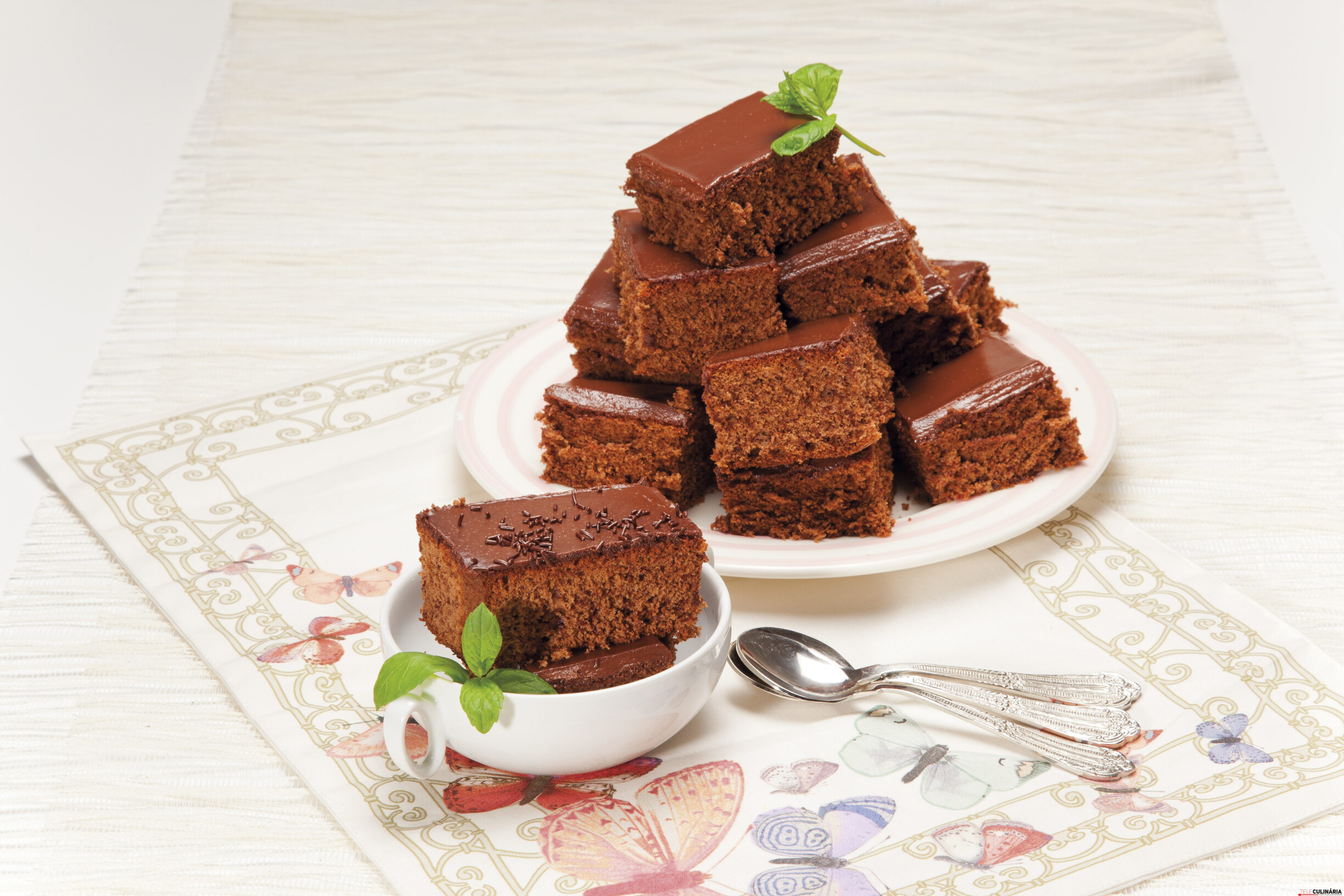 Bolo de chocolate encharcado