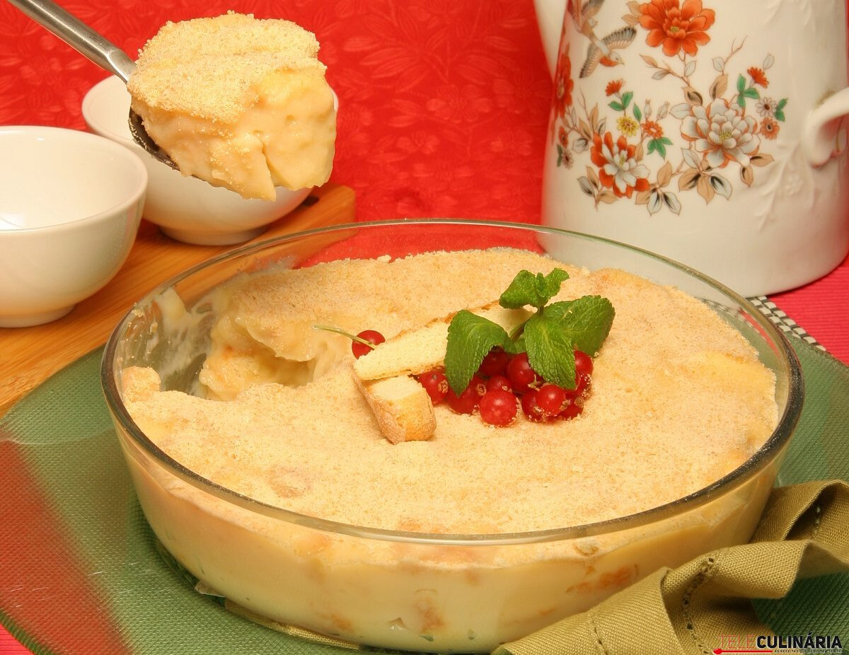 Delícia de baunilha com palitos de champanhe (robot de cozinha)