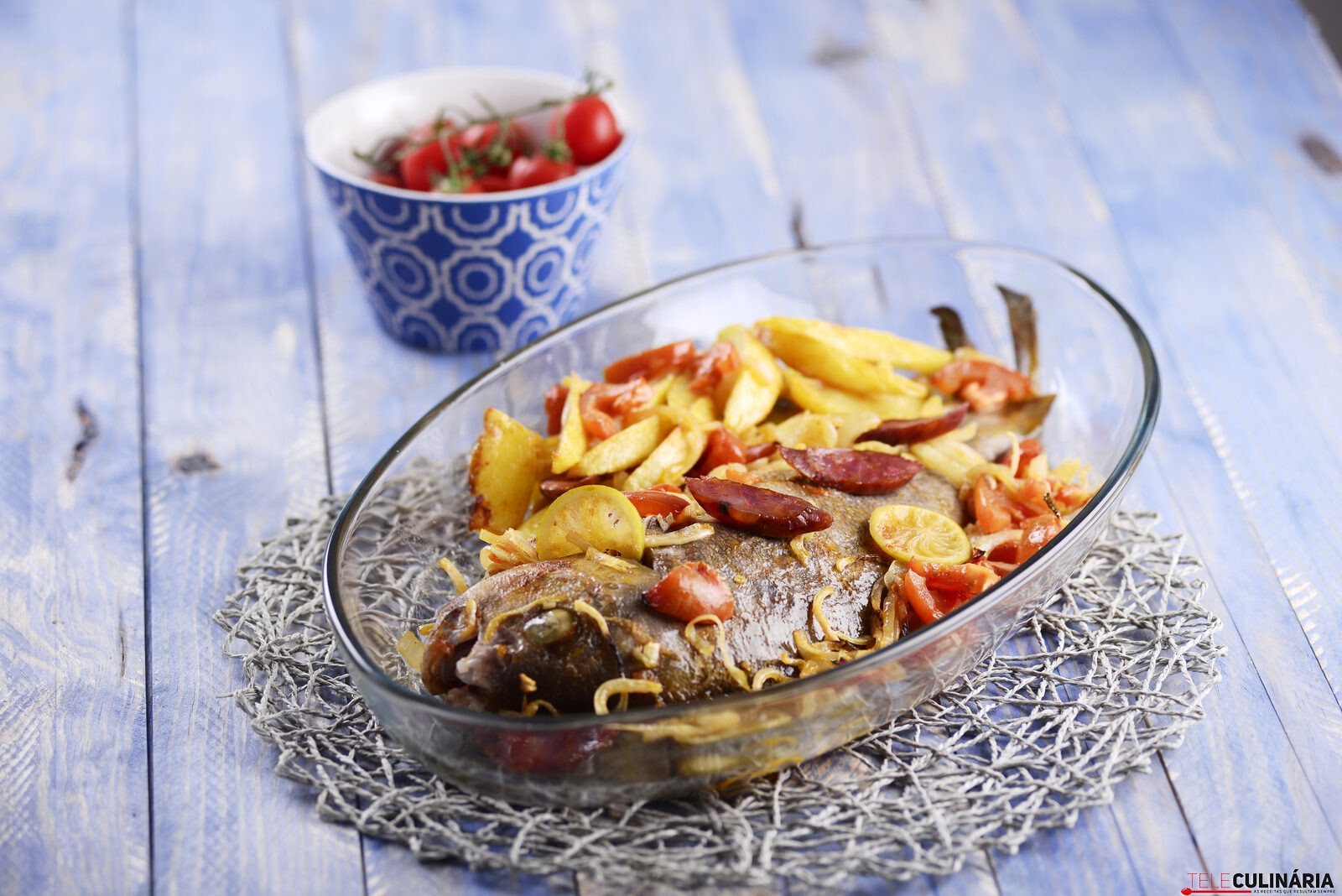 Pargo no forno com chouriço